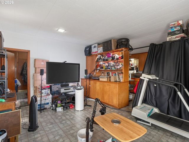 2612 ESTHER St, Vancouver, WA 98660