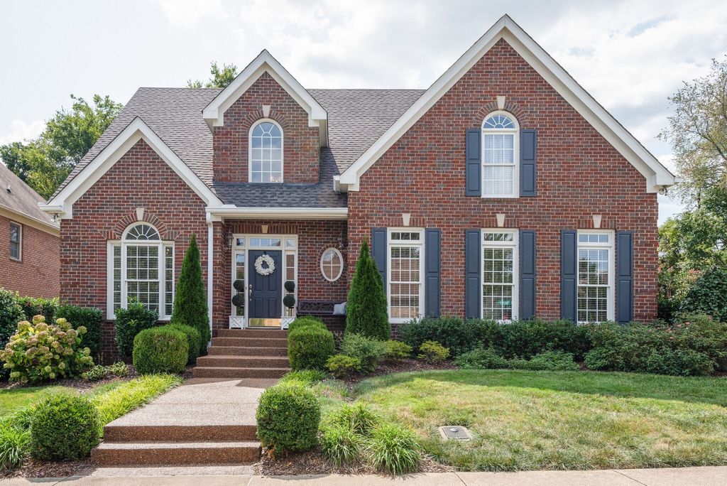 225 Polk Place Dr, Franklin, TN 37064