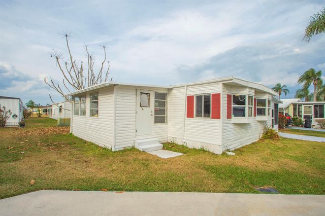 5 Santa Fe Lane, Port St. Lucie, FL 34952
