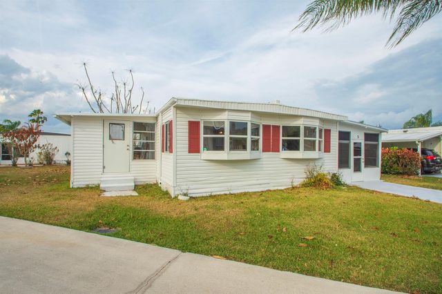5 Santa Fe Lane, Port St. Lucie, FL 34952
