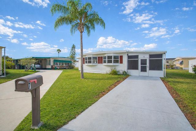 5 Santa Fe Lane, Port St. Lucie, FL 34952