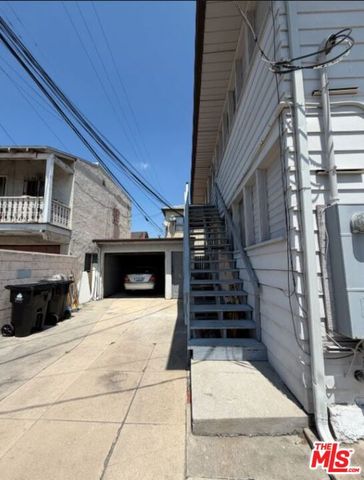 903 N Edgemont Street, Los Angeles, CA 90029