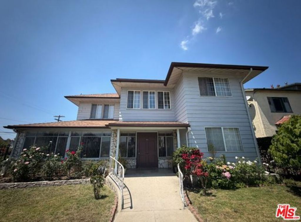 903 N Edgemont Street, Los Angeles, CA 90029