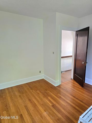 31 Woodlawn Avenue, Albany, NY 12208