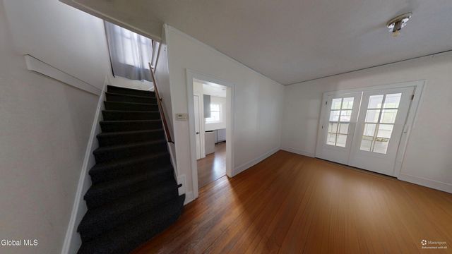 31 Woodlawn Avenue, Albany, NY 12208