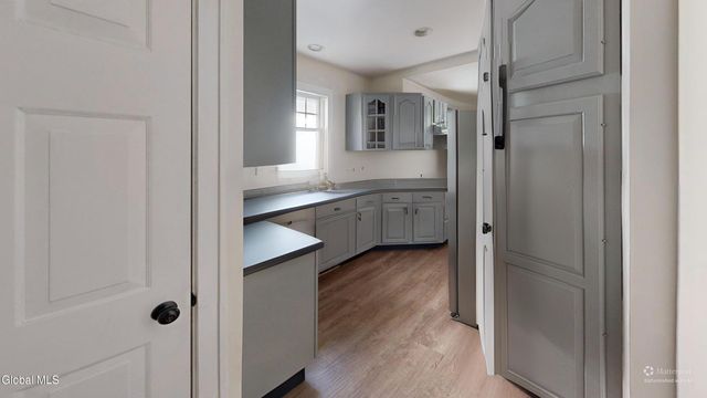 31 Woodlawn Avenue, Albany, NY 12208