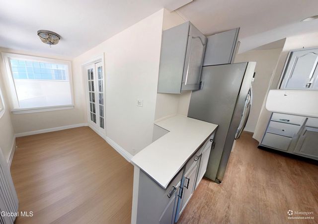 31 Woodlawn Avenue, Albany, NY 12208