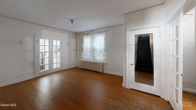 31 Woodlawn Avenue, Albany, NY 12208