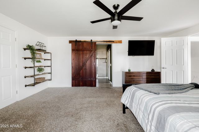 2318 W PINCHOT Avenue, Phoenix, AZ 85015