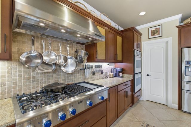 100 Lakecrest Cir, Hendersonville, TN 37075
