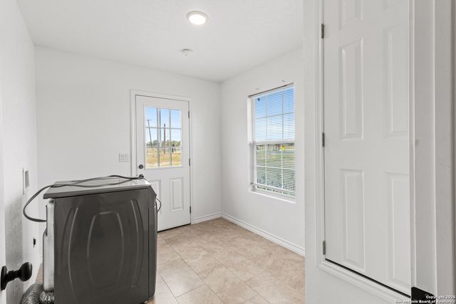 1034 County Road 6710, Natalia, TX 78059