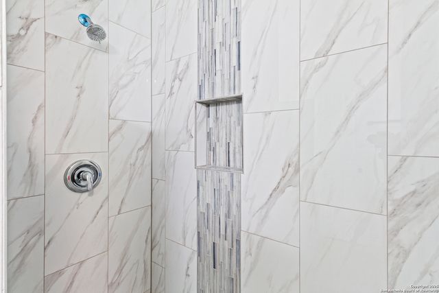 1034 County Road 6710, Natalia, TX 78059