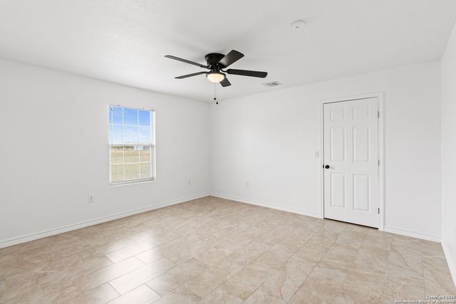 1034 County Road 6710, Natalia, TX 78059