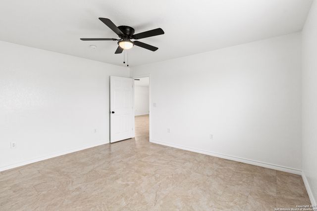 1034 County Road 6710, Natalia, TX 78059