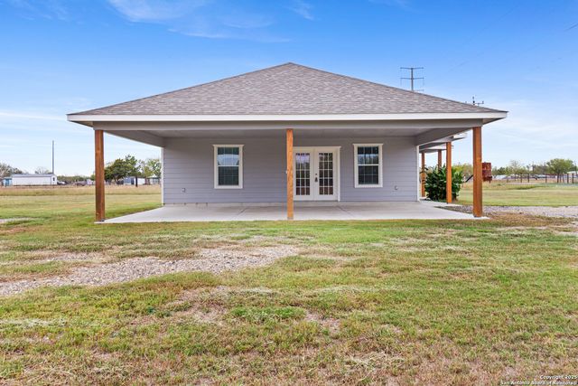 1034 County Road 6710, Natalia, TX 78059