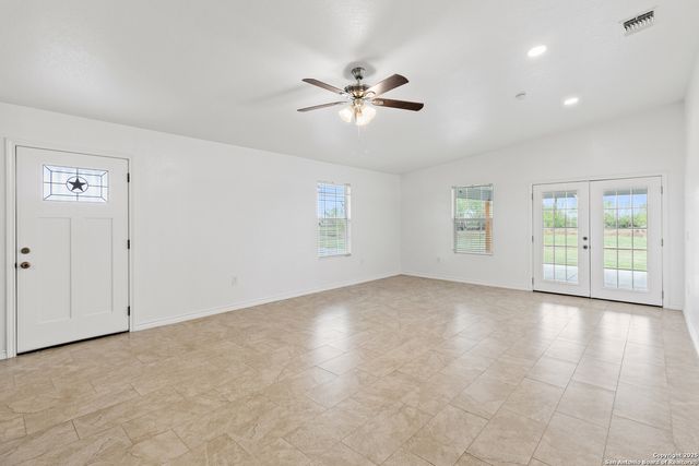 1034 County Road 6710, Natalia, TX 78059