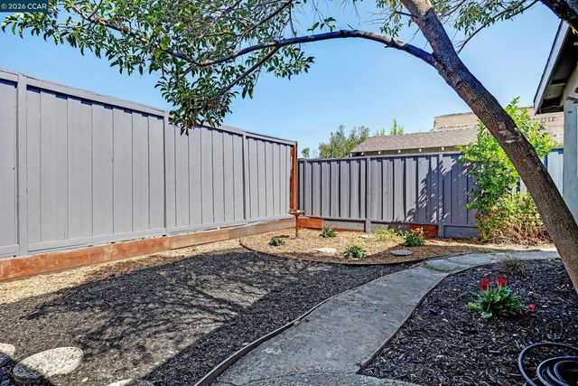 107 De Normandie Way, Martinez, CA 94553