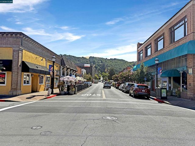 107 De Normandie Way, Martinez, CA 94553