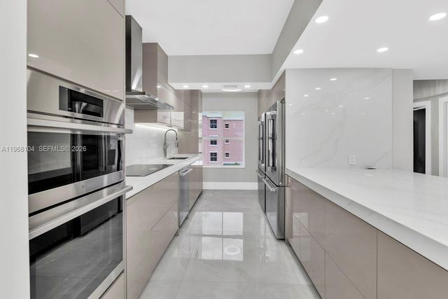 2051 SE 3rd Street 406, Deerfield Beach, FL 33441