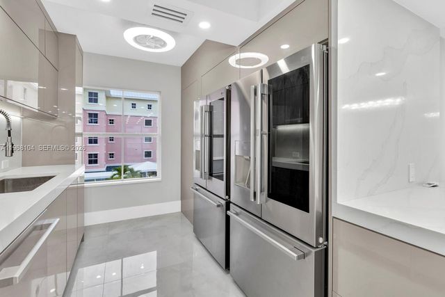 2051 SE 3rd Street 406, Deerfield Beach, FL 33441