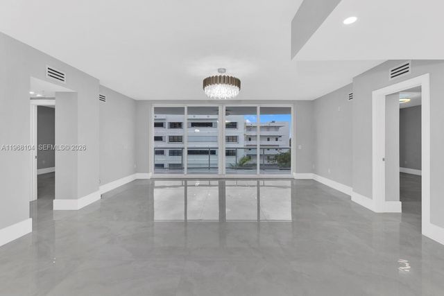 2051 SE 3rd Street 406, Deerfield Beach, FL 33441