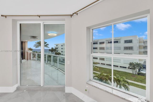 2051 SE 3rd Street 406, Deerfield Beach, FL 33441