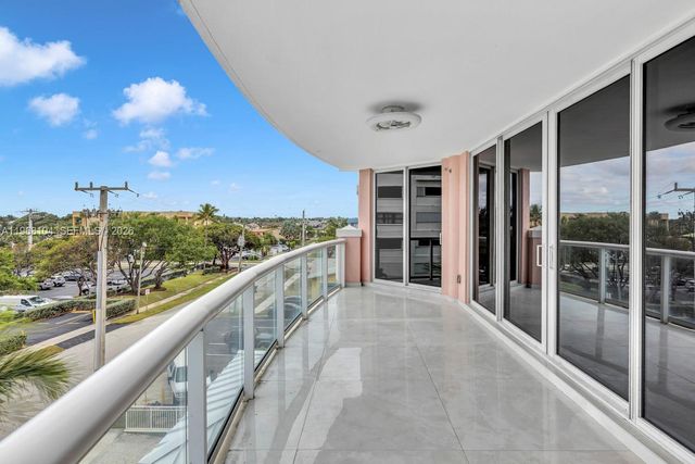 2051 SE 3rd Street 406, Deerfield Beach, FL 33441