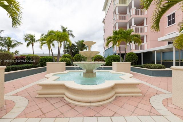 2051 SE 3rd Street 406, Deerfield Beach, FL 33441