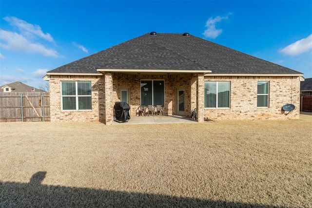 1040 NW 17th Place, Newcastle, OK 73065