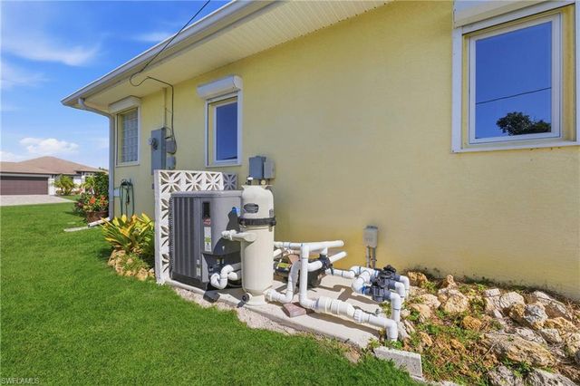 1220 SW 35th ST, Cape Coral, FL 33914