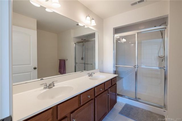 30 Caldwell Terrace 30, Danbury, CT 06810