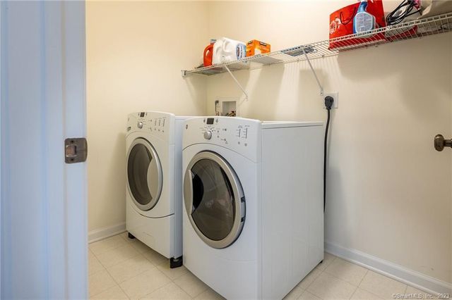 30 Caldwell Terrace 30, Danbury, CT 06810