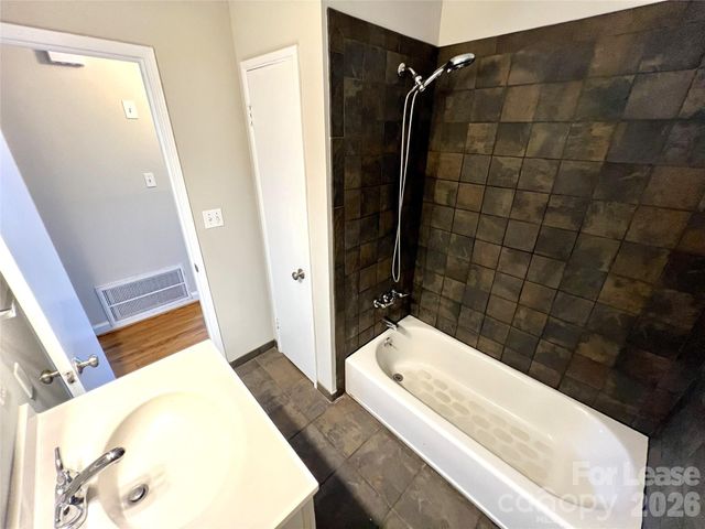 4334 Applegate Road, Charlotte, NC 28209