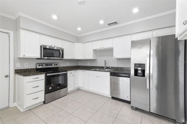 1200 LAKE VALRICO LANE, Valrico, FL 33594