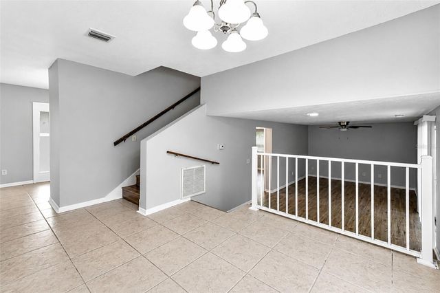 1200 LAKE VALRICO LANE, Valrico, FL 33594