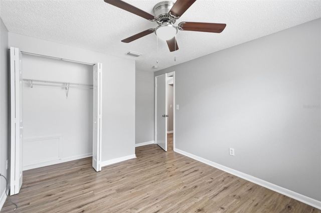 1200 LAKE VALRICO LANE, Valrico, FL 33594