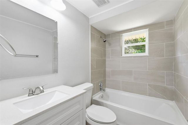 1200 LAKE VALRICO LANE, Valrico, FL 33594