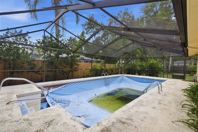 1200 LAKE VALRICO LANE, Valrico, FL 33594