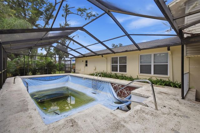 1200 LAKE VALRICO LANE, Valrico, FL 33594