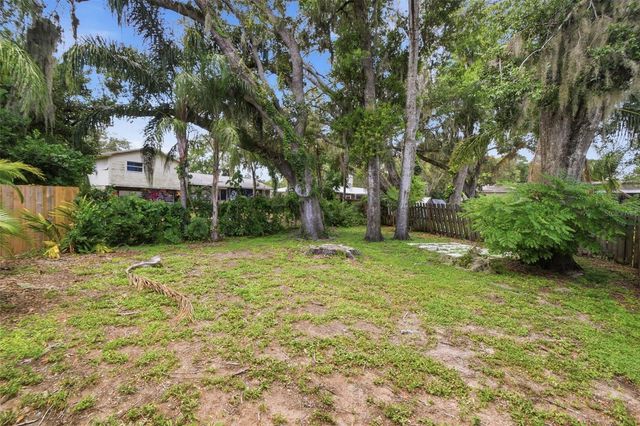 1200 LAKE VALRICO LANE, Valrico, FL 33594