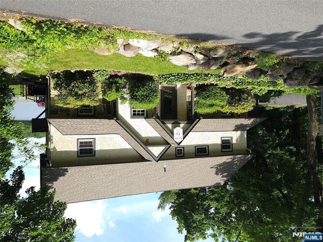 4 Dogwood Trail, Kinnelon Borough, NJ 07405
