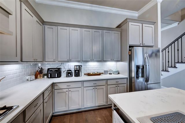 131 Mcgoey Circle, Shenandoah, TX 77384
