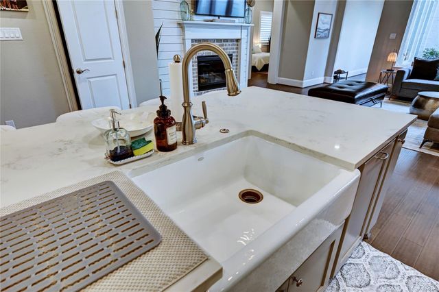 131 Mcgoey Circle, Shenandoah, TX 77384