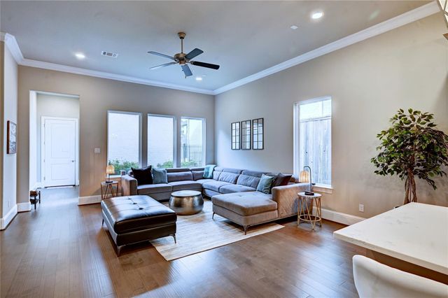 131 Mcgoey Circle, Shenandoah, TX 77384