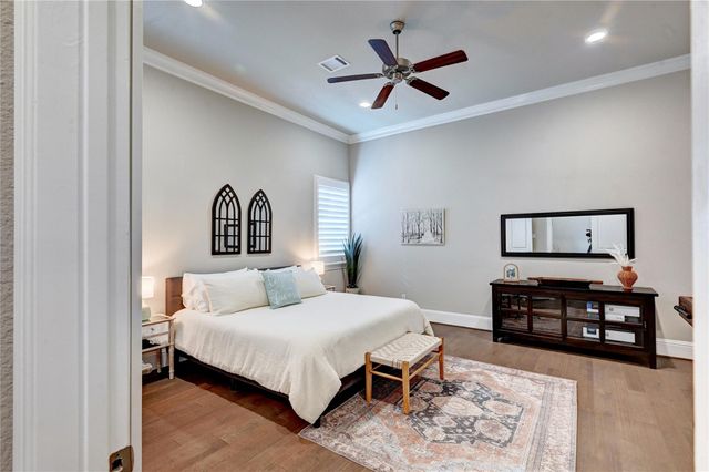 131 Mcgoey Circle, Shenandoah, TX 77384
