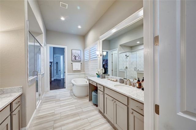 131 Mcgoey Circle, Shenandoah, TX 77384