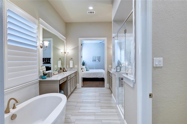 131 Mcgoey Circle, Shenandoah, TX 77384