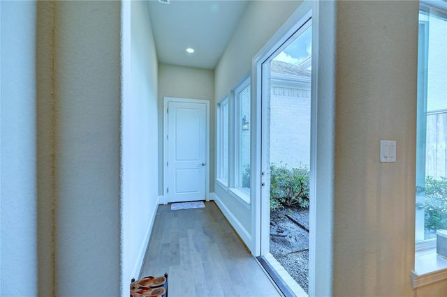 131 Mcgoey Circle, Shenandoah, TX 77384
