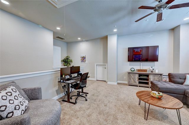 131 Mcgoey Circle, Shenandoah, TX 77384