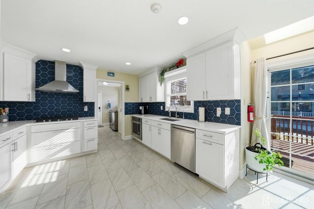 107 van dyke Court, Hillsborough, NJ 08844